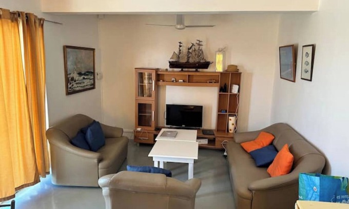 La Gaulette House | Les Dauphins @ Lataniers
