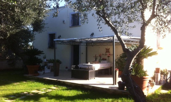 Municipio 4 Bed & Breakfast | Les Fleurs b&b