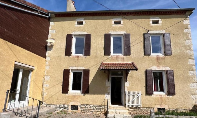Ebreuil Villa | Les Gites de Louisette 1886