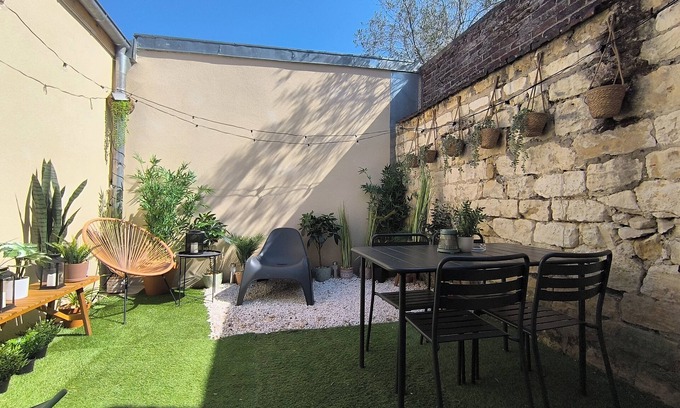 Les Sablons House | ★Les Grumes ★Centre Ville★Patio★Wifi