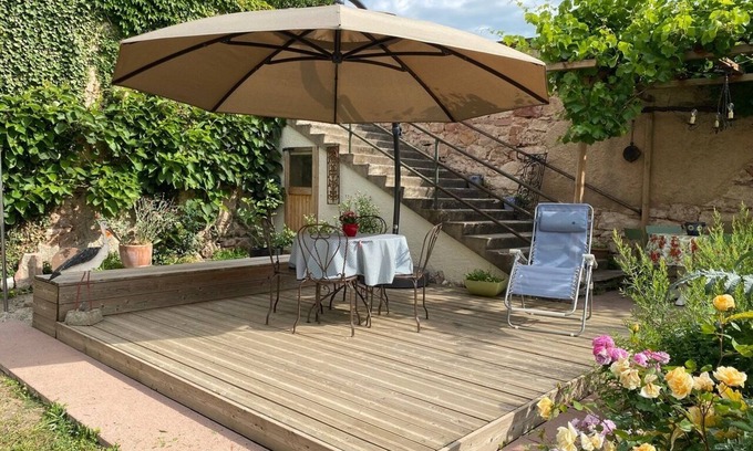 Saint-Hippolyte Apartment | LES HORTENSIAS