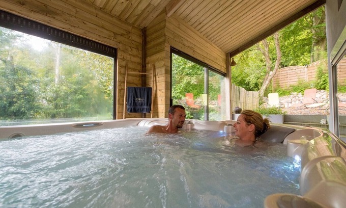 Clerques Cottage | Les sens des bois night with private Jacuzzi for couple