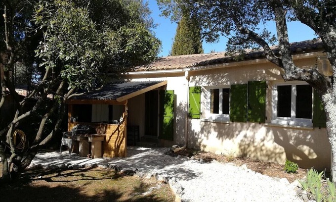 Mejannes-le-Clap House | LES Volets Verts