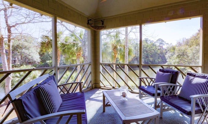 Kiawah Island Villa | Let's Do Sunset! Fabulous Screened Porch, Lagoon Views, Adjustable Beds and Dog Friendly!