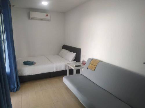 Alor Gajah Ski Chalet | LeThuHouse