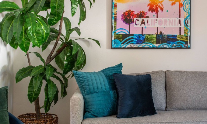 Leucadia House | Leucadia "Beacons" Bungalow ~ walk everywhere with beach gear!