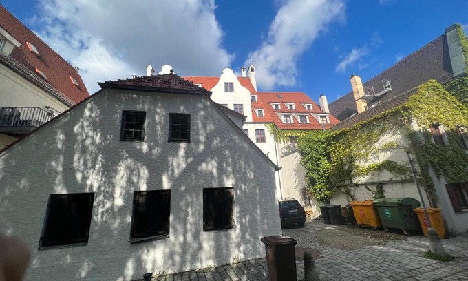 Innenstadt Apartment | LIBORIA I Als Gruppe im Denkmal Augsburgs