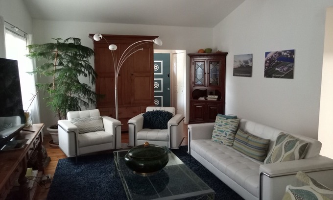 Southampton Apartment | Light, Airy, Wood-floors, 1 mile from Southampton Village, Pet Friendly, sleep 6