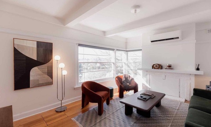 Trevallyn Apartment | Light and Bright Trevallyn Stay