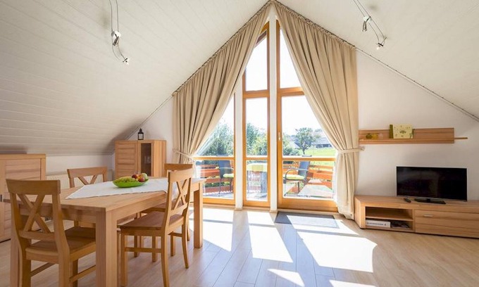 Herdwangen Schoenach Apartment | Light-Flooded Attic Apartment “Lauser DG” in Quiet Area with Wi-Fi & Balcony