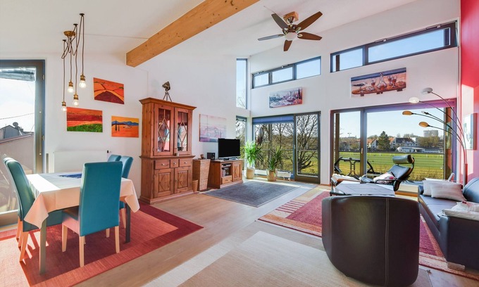Bogenhausen Apartment | Light-flooded holiday home "Muc City de Lux" with Balcony & Wi-Fi; Parking Available