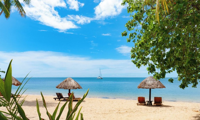 Robinson Crusoe Island Hotel | Likuri Island Resort Fiji