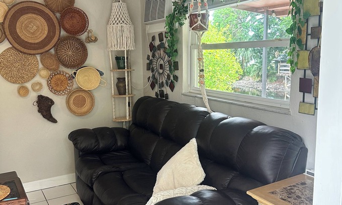 Golden Gate Apartment | Lil Boho Chic, A Charming 1-bedroom apartment in Naples.