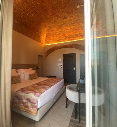 Pavia Hotel | Lilases Boutique House & Garden