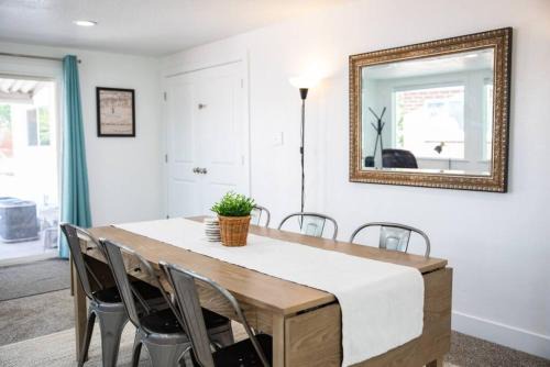 White City Apartment | Lily Pad