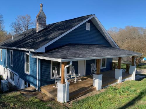 Lincolnton House | Lincolnton Rail Trail Downtown Family Home - Newly Renovated Walk to Main St and Splash Park