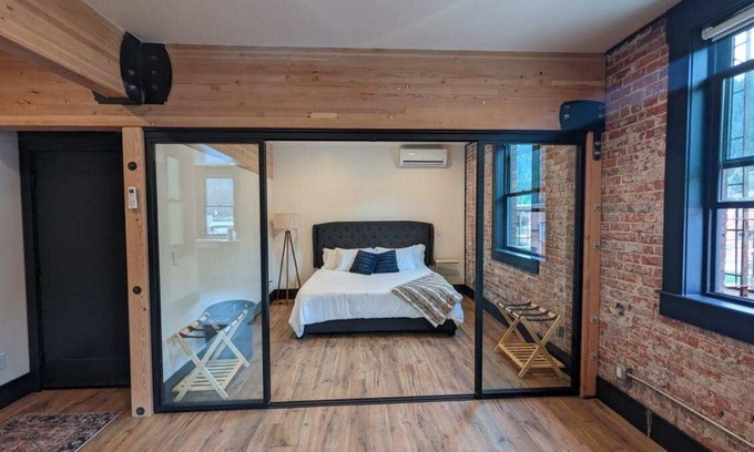 Wallace Apartment | Linden Lofts