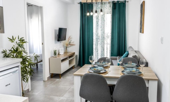 San Francisco-Ribera Apartment | Lineros