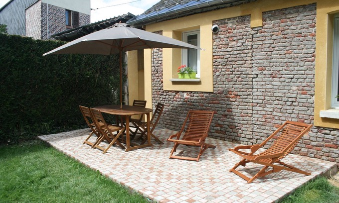 Lisieux Cottage | Lisieux cottage with garden and parking