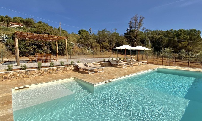 Porto Azzurro Villa | Listed Tuscan Villa with private pool, solarium, A/C, WI-FI and great ocean view