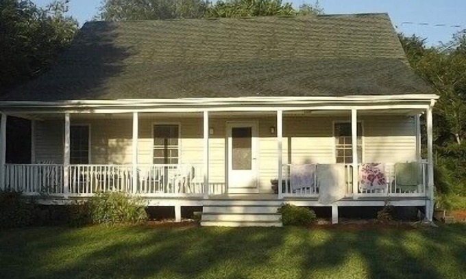 Little Compton House | Little Compton home in private meadow