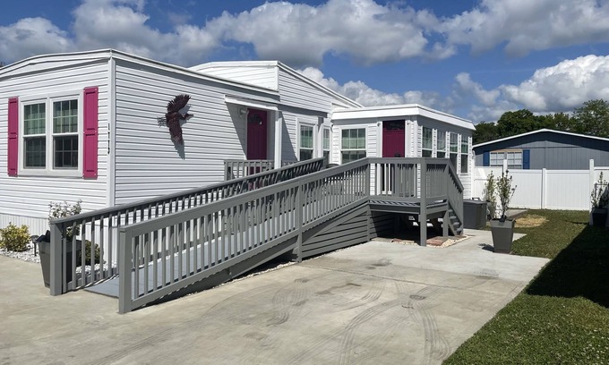 Garden City Cottage | Little cottage near the sea!