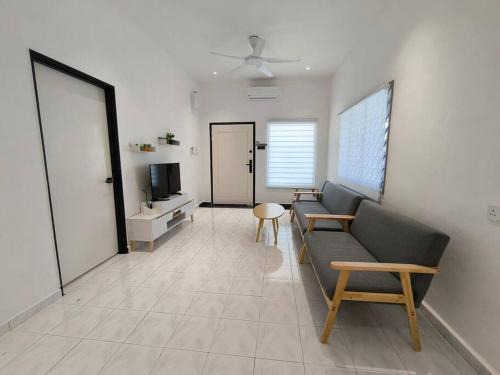 Batu Pahat House | Little House Batu Pahat Homestay
