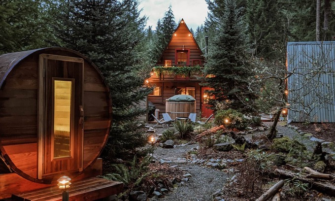 Packwood House | Little Owl Cabin at Mt. Rainier - Pine Marten