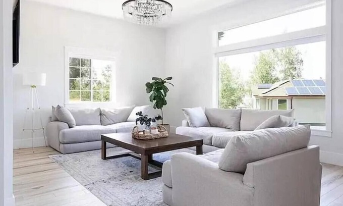 Northwest Arvada House | Live it Up! Pure Lux W Private Pool/Spa & Game Center!