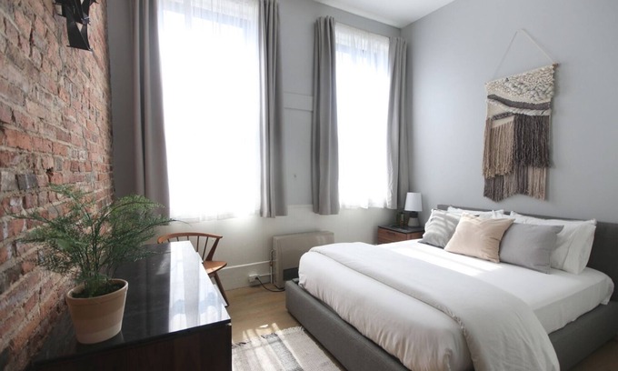 Old Port Condo | LIVE LIKE A LOCAL/HIP & HISTORIC OLD PORT CHARM