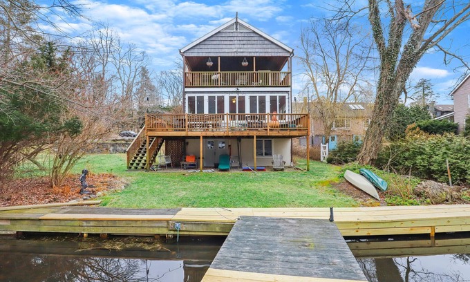 South Salem House | LIVE ON A BEAUTIFUL LAKE one hour from New York City NEW LISTING!