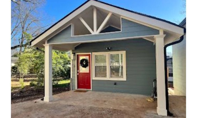 College Park House | Live on Rugby Avenue in beautiful Historic College Park!