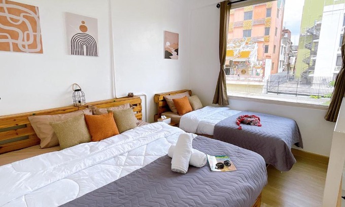 Talat Yot Apartment | Lively and cozy canal house ,Entire house