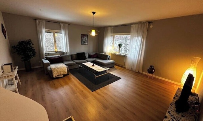 Ljungaverk House | Ljungaverk 110kvm lägenhet med 3 sovrum öppen spis