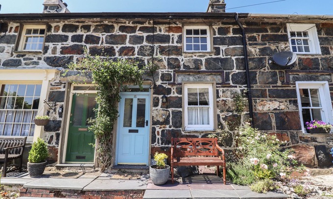 Beddgelert House | LLYGODEN COTTAGE, pet friendly, with open fire in Beddgelert