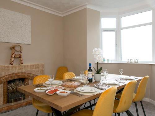 Amlwch House | Llys Owain comfortable Cottage Pass the Keys