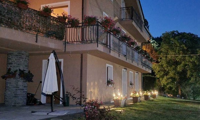Saint-Nicolas Bed & Breakfast | Lo Noyer Et Les Roses