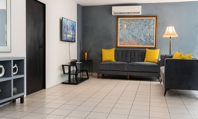 Gobernador Pinero Apartment | Local Nest San Juan