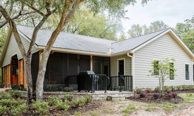 Bronson Cottage | Located in a nature lover's resort surrounded by the Goethe Forest.
