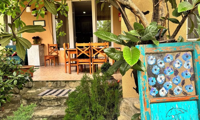 Avlabari House | Located in the center of the city.nWith unique, beautiful garden and terrace.