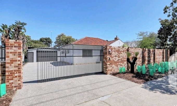 Rivervale House | Located in the Heart of Lathlain are cosy 3 bedrooms 1 bath suburban house