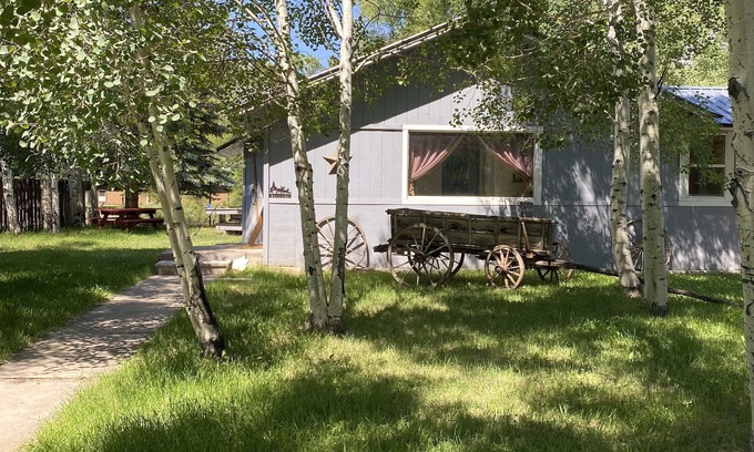 Gunnison Cottage | Located on the Historic Gunnison River-Casa Del Rio