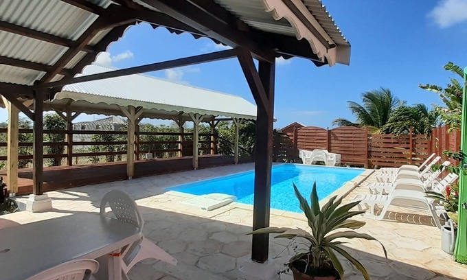 Port-Louis Hotel | Locations Plus