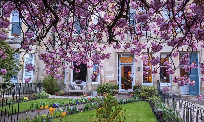 Ayr Bed & Breakfast | Lochinver Guest House