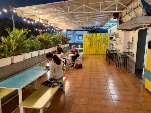 Park Road Hostel | Locomo Hostel OG - Stay Work Eat