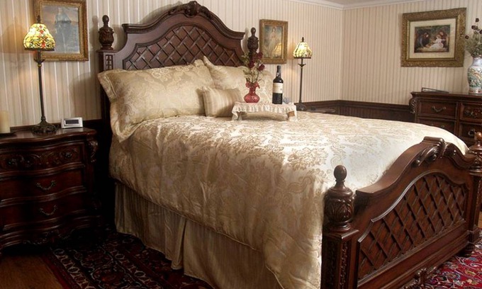 Russell Cabin | Lodge ∙ 1 bedroom ∙ 2 guests