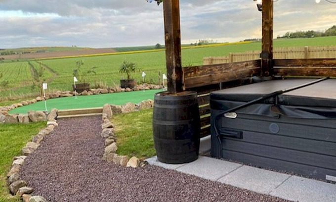 Strathkinness Ski Chalet | Lodge No 23 | Hot Tub | St Andrews Lodge Park