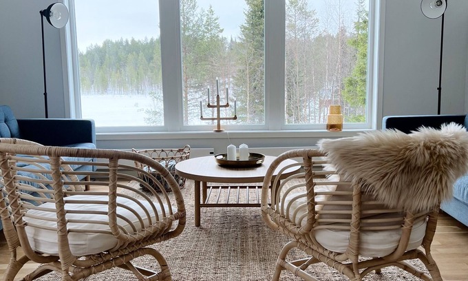 Slagnas House | Lodge with lake view and Northern Lights. Close to hiking trails.