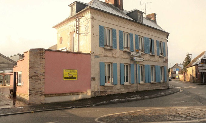 St-Andre-de-l'Eure Apartment | LODGING 4 persons, PRIVATE PRIVATE HEATED POOL ALL YEAR ROUND, SPA and SAUNA