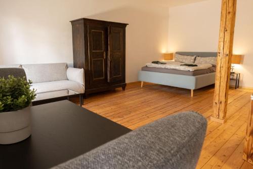 Mugeln Apartment | Loft Apartment mit großer Badewanne B
